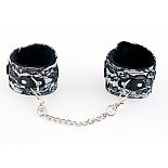 <strong>Серебристые кружевные поножи </strong> <br />
Серебро и кружево - роскошное сочетание, чтобы в любой ситуации чувствовать себя неотразимой. <div class="charTableblock"><div><span>Материал</span>: текстиль</div><div><span>Цвет</span>: другой</div><div><span>Производитель</span>: ToyFa, Китай</div></div> Серебристые кружевные поножи
Серебро и кружево - роскошное сочетание, чтобы в любой ситуации чувствовать себя неотразимой.