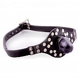 <strong>Кляп Cock Gag</strong> <br />
Черный кляп на ремне из искусственной кожи с головкой фаллоса с внутренней стороны для фиксации рта. <div class="charTableblock"><div><span>Тип</span>: фаллос</div><div><span>Цвет</span>: черный</div><div><span>Материал</span>: TPE / TPR</div><div><span>Производитель</span>: Erotic Fantasy, Швейцария</div></div> Кляп Cock Gag
Черный кляп на ремне из искусственной кожи с головкой фаллоса с внутренней стороны для фиксации рта.