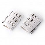 <strong>Белые кожаные манжеты</strong> <br />
Изготавливаются из натуральной кожи с велюровой подкладкой. <div class="charTableblock"><div><span>Материал</span>: кожа</div><div><span>Цвет</span>: белый</div><div><span>Производитель</span>: Sitabella, Россия</div></div> Белые кожаные манжеты
Изготавливаются из натуральной кожи с велюровой подкладкой.