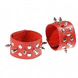 <strong>Красные напульсники с шипами и заклепками</strong> <br />
Изготовлены из натуральной кожи. <div class="charTableblock"><div><span>Цвет</span>: красный, розовый</div><div><span>Производитель</span>: Sitabella, Россия</div></div> Красные напульсники с шипами и заклепками
Изготовлены из натуральной кожи.