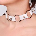 <strong>Кожаный белый ошейник с кольцами и шипами</strong> <br />
Изготовлен из натуральной кожи белого цвета. <div class="charTableblock"><div><span>Материал</span>: кожа</div><div><span>Цвет</span>: белый</div><div><span>Производитель</span>: Sitabella, Россия</div></div> Кожаный белый ошейник с кольцами и шипами
Изготовлен из натуральной кожи белого цвета.