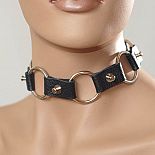 <strong>Чёрный кожаный ошейник с кольцами </strong> <br />
Изготовлен из натуральной кожи. <div class="charTableblock"><div><span>Материал</span>: кожа</div><div><span>Цвет</span>: черный</div><div><span>Производитель</span>: Sitabella, Россия</div></div> Чёрный кожаный ошейник с кольцами
Изготовлен из натуральной кожи.