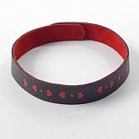 <strong>Чёрный ошейник с красными сердечками</strong> <br />
Изготовлен из натуральной кожи с велюровой подкладкой. <div class="charTableblock"><div><span>Материал</span>: кожа</div><div><span>Цвет</span>: черный</div><div><span>Производитель</span>: Sitabella, Россия</div></div> Чёрный ошейник с красными сердечками
Изготовлен из натуральной кожи с велюровой подкладкой.