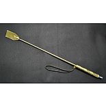 <strong>Золотистый стек с деревянной ручкой - 70 см.</strong> <br />
Состоит из деревянной рукояти и хлыста из гибкой полимерной основы, оплетённых искусственной кожей. <div class="charTableblock"><div><span>Материал</span>: кожзам</div><div><span>Производитель</span>: Sitabella, Россия</div><div><span>Длина, см</span>: 70.00</div></div> Золотистый стек с деревянной ручкой - 70 см.
Состоит из деревянной рукояти и хлыста из гибкой полимерной основы, оплетённых искусственной кожей.