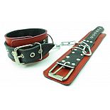 <strong>Красно-чёрные наручники из кожи </strong> <br />
Красно-чёрные наручники из кожи. <div class="charTableblock"><div><span>Материал</span>: кожа</div><div><span>Цвет</span>: красный, розовый</div><div><span>Производитель</span>: БДСМ арсенал, Россия</div></div> Красно-чёрные наручники из кожи
Красно-чёрные наручники из кожи.