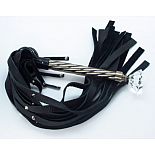 <strong>Эксклюзивная плеть с металлической ручкой</strong> <br />
Эксклюзивная плеть с металлической ручкой. На конце ручки - крупный прозрачный кристалл. <div class="charTableblock"><div><span>Производитель</span>: БДСМ арсенал, Россия</div></div> Эксклюзивная плеть с металлической ручкой
Эксклюзивная плеть с металлической ручкой. На конце ручки - крупный прозрачный кристалл.