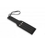 <strong>Чёрная кожаная шлёпалка - 23 см.</strong> <br />
Атрибут, который поможет провести яркую ролевую игру БДСМ. <div class="charTableblock"><div><span>Материал</span>: кожа</div><div><span>Производитель</span>: Пикантные штучки, Россия</div><div><span>Длина, см</span>: 23.00</div></div> Чёрная кожаная шлёпалка - 23 см.
Атрибут, который поможет провести яркую ролевую игру БДСМ.