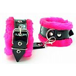 <strong>Оковы на ноги с розовым мехом BDSM Light</strong> <br />
Милый и яркий аксессуар - оковы на ноги. <div class="charTableblock"><div><span>Материал</span>: кожзам</div><div><span>Цвет</span>: красный, розовый</div><div><span>Производитель</span>: БДСМ арсенал, Россия</div></div> Оковы на ноги с розовым мехом BDSM Light
Милый и яркий аксессуар - оковы на ноги.