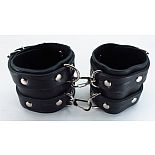 <strong>Наручники широкие с двумя ремешками 51019ars</strong> <br />
"Наручники широкие с двумя ремешками. <div class="charTableblock"><div><span>Материал</span>: кожа</div><div><span>Цвет</span>: черный</div></div> Наручники широкие с двумя ремешками 51019ars
"Наручники широкие с двумя ремешками.