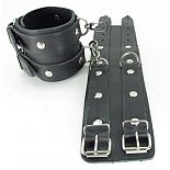 <strong>Оковы из кожи черные с двумя пряжками 56007ars</strong> <br />
<div class="charTableblock"><div><span>Материал</span>: кожа</div><div><span>Цвет</span>: черный</div></div> Оковы из кожи черные с двумя пряжками 56007ars