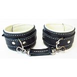 <strong>Оковы на ноги со светлым подкладом 56009ars</strong> <br />
"Оковы на ноги с бежевым подкладом. <div class="charTableblock"> </div> Оковы на ноги со светлым подкладом 56009ars
"Оковы на ноги с бежевым подкладом.