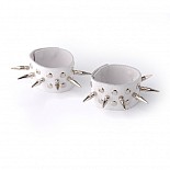 <strong>Напульсники</strong> <br />
Изготовлены из натуральной кожи. <div class="charTableblock"> </div> Напульсники
Изготовлены из натуральной кожи.