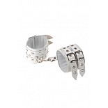 <strong>Наручники белые</strong> <br />
Наручники. <div class="charTableblock"><div><span>Материал</span>: кожа</div><div><span>Цвет</span>: белый</div><div><span>Производитель</span>: Sitabella, Россия</div></div> Наручники белые
Наручники.