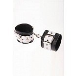 <strong>Наручники №2 черно-белые</strong> <br />
Наручники. <div class="charTableblock"><div><span>Материал</span>: кожа</div><div><span>Цвет</span>: белый; черный</div><div><span>Производитель</span>: Sitabella, Россия</div></div> Наручники №2 черно-белые
Наручники.