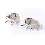 <strong>Наручники кожаные белые с шипами и заклепками 3056-3</strong> <br />
Изготовлены из натуральной кожи. <div class="charTableblock"><div><span>Материал</span>: кожа</div><div><span>Цвет</span>: белый</div><div><span>Производитель</span>: Sitabella, Россия</div></div> Наручники кожаные белые с шипами и заклепками 3056-3
Изготовлены из натуральной кожи.