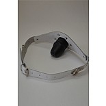 <strong>Кляп белый</strong> <br />
Основа изготовлена из натуральной кожи. <div class="charTableblock"><div><span>Тип</span>: фаллос</div><div><span>Цвет</span>: белый</div><div><span>Материал</span>: латкес</div><div><span>Производитель</span>: Sitabella, Россия</div></div> Кляп белый
Основа изготовлена из натуральной кожи.