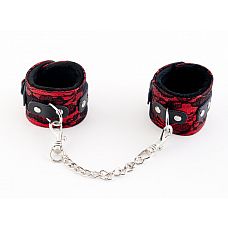 <strong>Красные кружевные наручники </strong> <br />
Изящное черное кружево на ярко - красном фоне.<div class="charTableblock"><div><span>Материал</span>: текстиль</div><div><span>Цвет</span>: красный, розовый</div><div><span>Производитель</span>: ToyFa, Китай</div></div> Красные кружевные наручники
Изящное черное кружево на ярко - красном фоне.