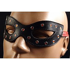 <strong>Чёрная лаковая маска на глаза Глэм-хищница </strong> <br />
Лаковая черная кожа, прорези для глаз, красные стразы по контуру, застежка красный ремешок с пряжкой.<div class="charTableblock"><div><span>Цвет</span>: черный</div><div><span>Материал</span>: кожа</div><div><span>Тип</span>: маска</div><div><span>Производитель</span>: Beastly, Россия</div></div> Чёрная лаковая маска на глаза Глэм-хищница
Лаковая черная кожа, прорези для глаз, красные стразы по контуру, застежка красный ремешок с пряжкой.