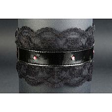 <strong>Чёрный подшитый чокер Готика-25 </strong> <br />
Подшитый; кожа лак и кружева – черные, застежка - кнопка, с 5 красными стразами.<div class="charTableblock"> </div> Чёрный подшитый чокер Готика-25
Подшитый; кожа лак и кружева – черные, застежка - кнопка, с 5 красными стразами.