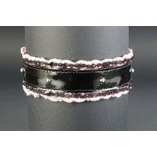 <strong>Чёрный подшитый чокер Готика-12 с кружевами</strong> <br />
Подшитый; кожа лак, кружева черные с розовым, застежка - кнопка, с 7 металлическими капельками.<div class="charTableblock"> </div> Чёрный подшитый чокер Готика-12 с кружевами
Подшитый; кожа лак, кружева черные с розовым, застежка - кнопка, с 7 металлическими капельками.