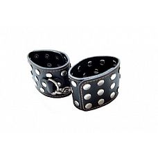 <strong>Широкие манжеты с заклёпками</strong> <br />
Шикарные манжеты, которые могут выполнить роль как украшения, так и полноценных фиксаторов на руки и ноги.<div class="charTableblock"><div><span>Цвет</span>: черный</div></div> Широкие манжеты с заклёпками
Шикарные манжеты, которые могут выполнить роль как украшения, так и полноценных фиксаторов на руки и ноги.