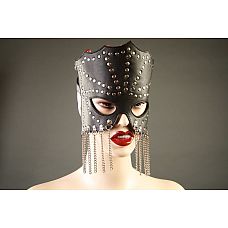 <strong>Кожаная маска-очки с цепочками</strong> <br />
Маска ручной работы изготовлена из натуральной кожи, украшена цепочками и металлическими заклепками.<div class="charTableblock"><div><span>Цвет</span>: черный</div><div><span>Материал</span>: кожа</div><div><span>Тип</span>: маска</div><div><span>Производитель</span>: Подиум, Россия</div></div> Кожаная маска-очки с цепочками
Маска ручной работы изготовлена из натуральной кожи, украшена цепочками и металлическими заклепками.