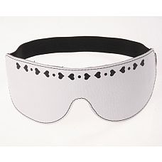 <strong>Белая кожаная маска на глаза с аппликацией в форме сердечек</strong> <br />
Изготовлена из натуральной кожи с велюровой подкладкой.<div class="charTableblock"><div><span>Цвет</span>: белый</div><div><span>Материал</span>: кожа</div><div><span>Тип</span>: маска</div><div><span>Производитель</span>: Sitabella, Россия</div></div> Белая кожаная маска на глаза с аппликацией в форме сердечек
Изготовлена из натуральной кожи с велюровой подкладкой.
