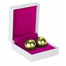 <strong>Золотистые вагинальные шарики Ben Wa Balls Heavy Weight Gold </strong> <br />
Металлические шарики среднего размера позволят не расслабляться вашим интимным мышцам, держа их в постоянном тонусе.<div class="charTableblock"><div><span>Материал</span>: металл</div><div><span>Диаметр, см</span>: 2.50</div><div><span>Диаметр, см</span>: 2</div><div><span>Производитель</span>: Shots Toys by Shots Media BV, Нидерланды</div></div> Золотистые вагинальные шарики Ben Wa Balls Heavy Weight Gold
Металлические шарики среднего размера позволят не расслабляться вашим интимным мышцам, держа их в постоянном тонусе.