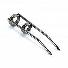 <strong>Инструмент для пыток Catnail Men - кровопускатель </strong> <br />
Кровопускатель на палец.<div class="charTableblock"> </div> Инструмент для пыток Catnail Men - кровопускатель
Кровопускатель на палец.