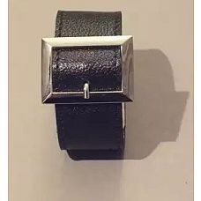 <strong>Чёрный браслет с квадратной пряжкой</strong> <br />
Данная модель выполнена из натуральной кожи черного цвета и украшена пряжкой квадратной формы.<div class="charTableblock"><div><span>Производитель</span>: Подиум, Россия</div></div> Чёрный браслет с квадратной пряжкой
Данная модель выполнена из натуральной кожи черного цвета и украшена пряжкой квадратной формы.