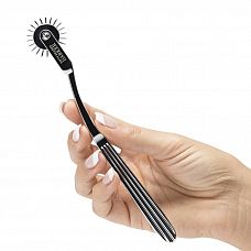   Fifty Shades Darker - Adrenaline Spikes Metal Pinwheel  
   « 50  ».