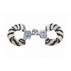 <strong>Меховые наручники с окраской под зебру (ToyJoy 9509)</strong> <br />
Наручники металлические с синтетическим мехом c раскраской под зебру для ролевых игр. В комплекте два ключика.<div class="charTableblock"><div><span>Материал</span>: металл</div><div><span>Цвет</span>: другой</div><div><span>Производитель</span>: Toy Joy, Голландия</div></div> Меховые наручники с окраской под зебру (ToyJoy 9509)
Наручники металлические с синтетическим мехом c раскраской под зебру для ролевых игр. В комплекте два ключика.