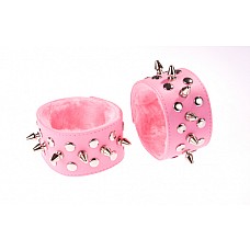 <strong>Напульсник</strong> <br />
Изготовлен из искусственной кожи.<div class="charTableblock"> </div> Напульсник
Изготовлен из искусственной кожи.