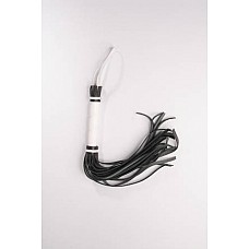 <strong>Плеть Мини черная с белой рукояткой</strong> <br />
Гладкая плеть (флоггер) изготовлена из натуральной кожи.<div class="charTableblock"> </div> Плеть Мини черная с белой рукояткой
Гладкая плеть (флоггер) изготовлена из натуральной кожи.