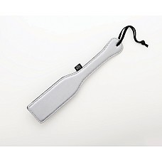 <strong>Шлепалка сатиновая Satin Spanking Paddle серебристая</strong> <br />
Изготовленная из чувственного атласа и мягкой искусственной кожи, двухстороння шлёпалка идеальный способ познакомиться с удовольствием, получаемым от шлепков.<div class="charTableblock"> </div> Шлепалка сатиновая Satin Spanking Paddle серебристая
Изготовленная из чувственного атласа и мягкой искусственной кожи, двухстороння шлёпалка идеальный способ познакомиться с удовольствием, получаемым от шлепков.