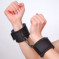 <strong>Наручники для начинающих ламинированные спандексом с застежками на липучках 7051-1</strong> <br />
Наручники выполненные из современного материала - мягкого пенистого неопрена, ламинированного шелковистым спандексом, (относятся к классу Soft-bondage), прекрасный аксессуар для начинающих.<div class="charTableblock"><div><span>Материал</span>: текстиль</div><div><span>Цвет</span>: черный</div><div><span>Производитель</span>: Sitabella, Россия</div></div> Наручники для начинающих ламинированные спандексом с застежками на липучках 7051-1
Наручники выполненные из современного материала - мягкого пенистого неопрена, ламинированного шелковистым спандексом, (относятся к классу Soft-bondage), прекрасный аксессуар для начинающих.