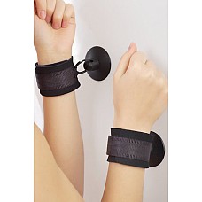   
       -   ,   , (   Soft-bondage),    .